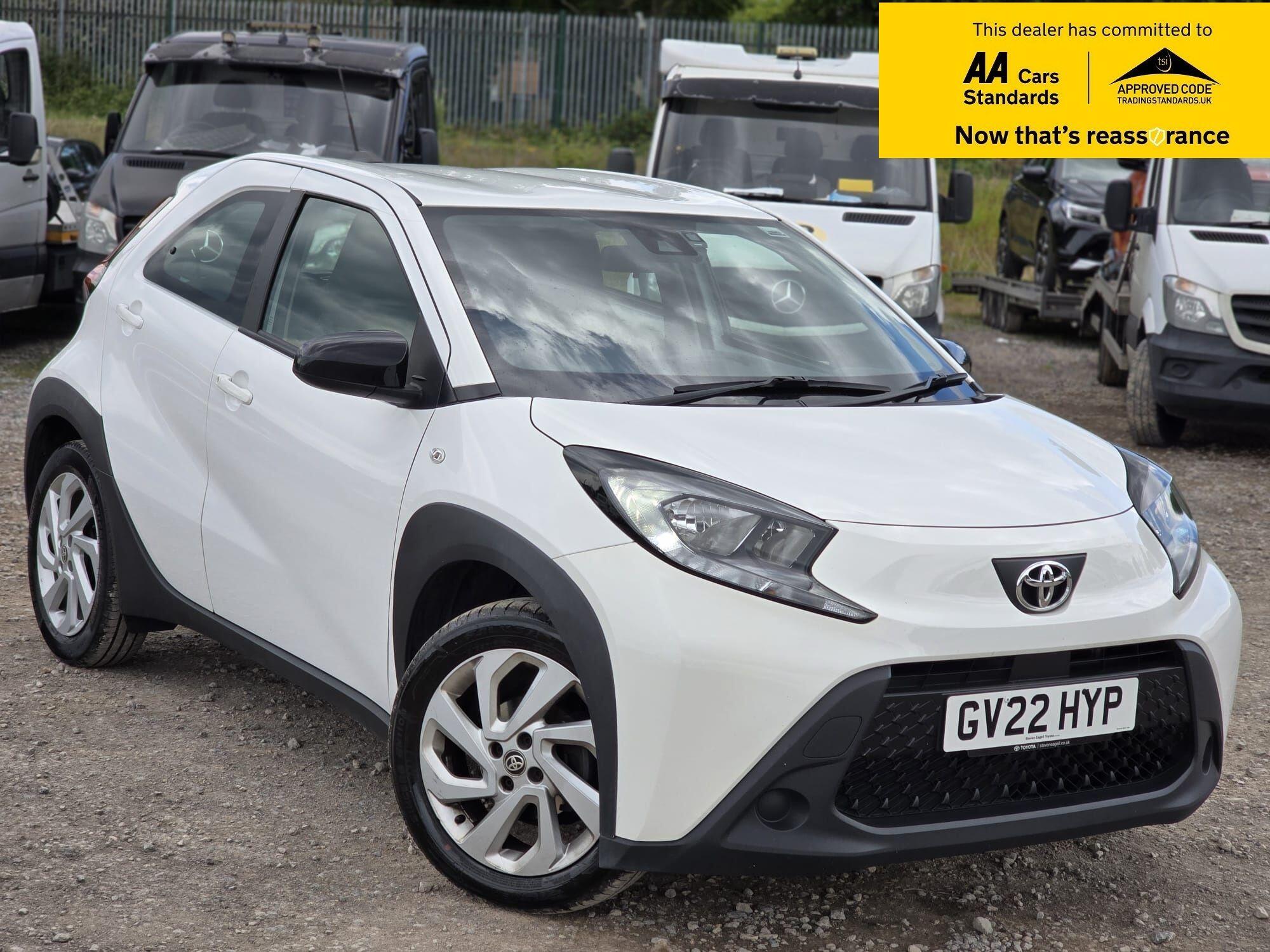 1.0 VVT-i Pure Hatchback 5dr Petrol x-shift Euro 6 (s/s) (72 ps)